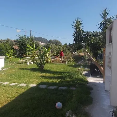 Σπίτι διακοπών Azalea Garden With Mountain View *