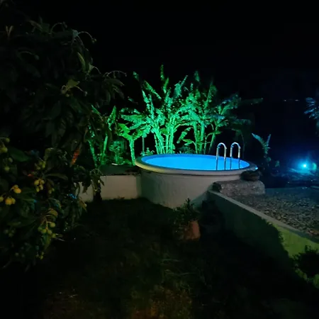 Σπίτι διακοπών Azalea Garden With Mountain View Κρεμαστή